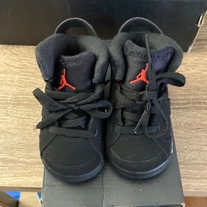 Kid’s Jordan 6 Retro Black and Red Size 4c